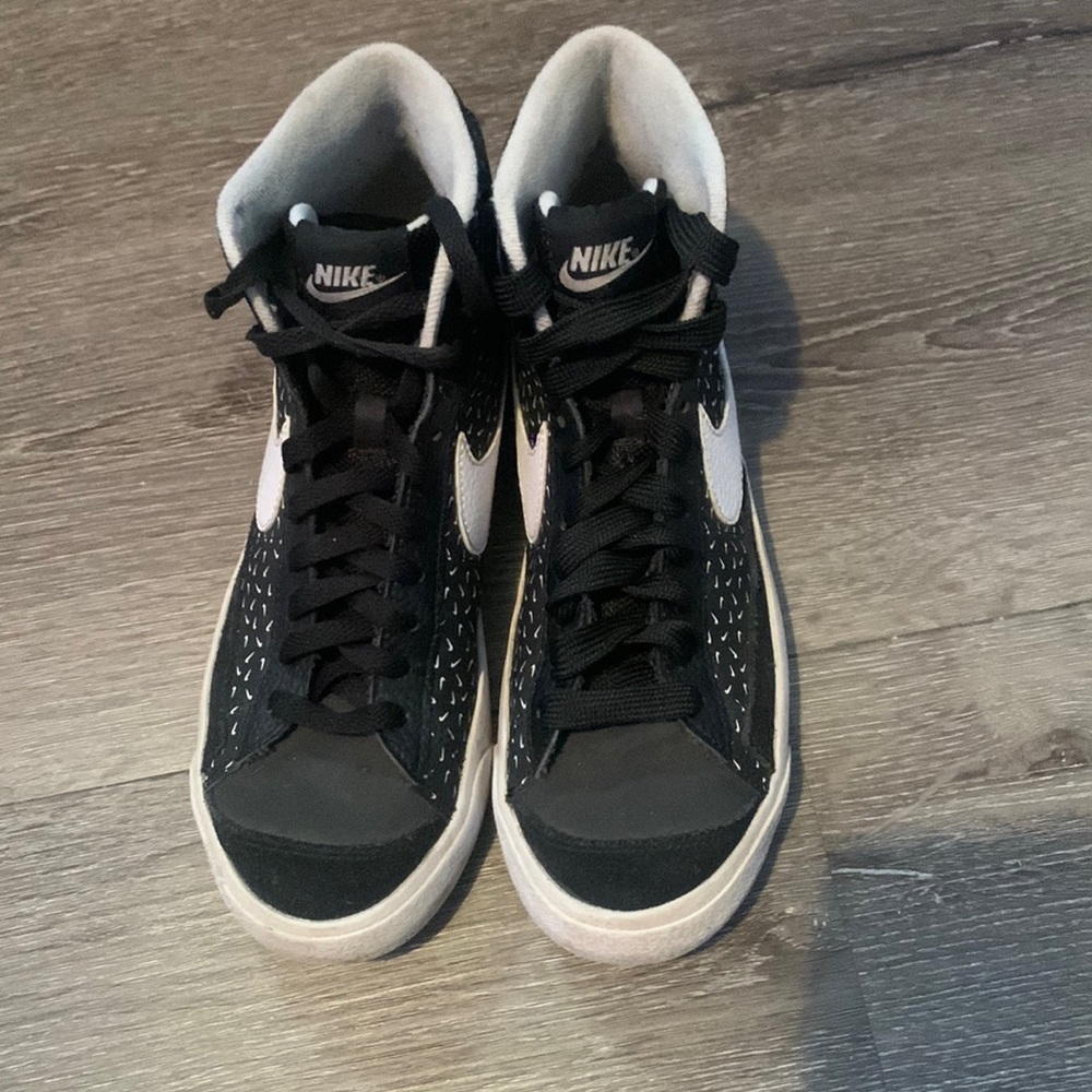 nike blazers not sold anymore black with white check marks
